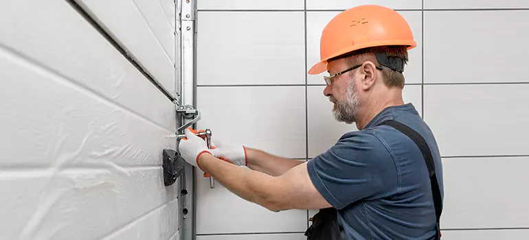 Commercial Garage Door Repair in Old Oakville, ON