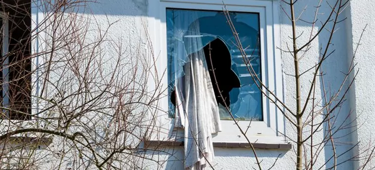Storm Window Installation Contractors in Oakville, Ontario