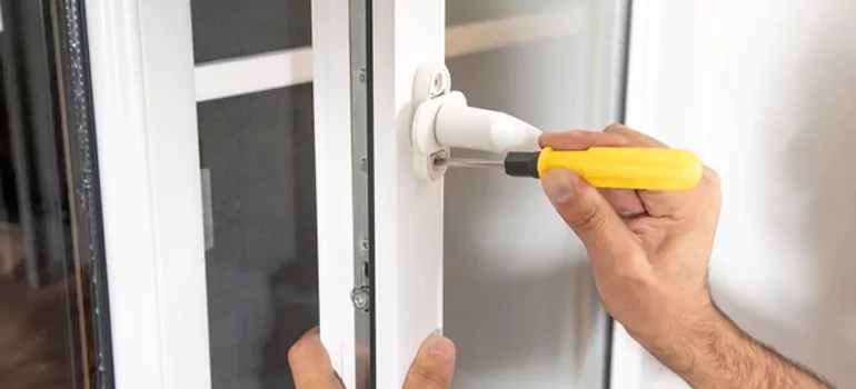 Casement Window Handle Replacement in Oakville, ON