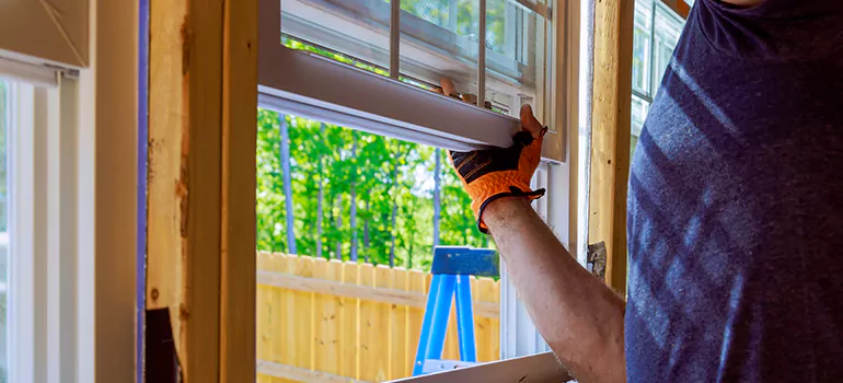 >Bay Window Curtain Rail Track in Oakville, Ontario